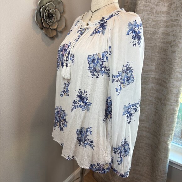 Lucky Brand Women’s L White Blue Floral Boho Peasant Top Long Sleeve Ruffle Neck - Picture 2 of 10